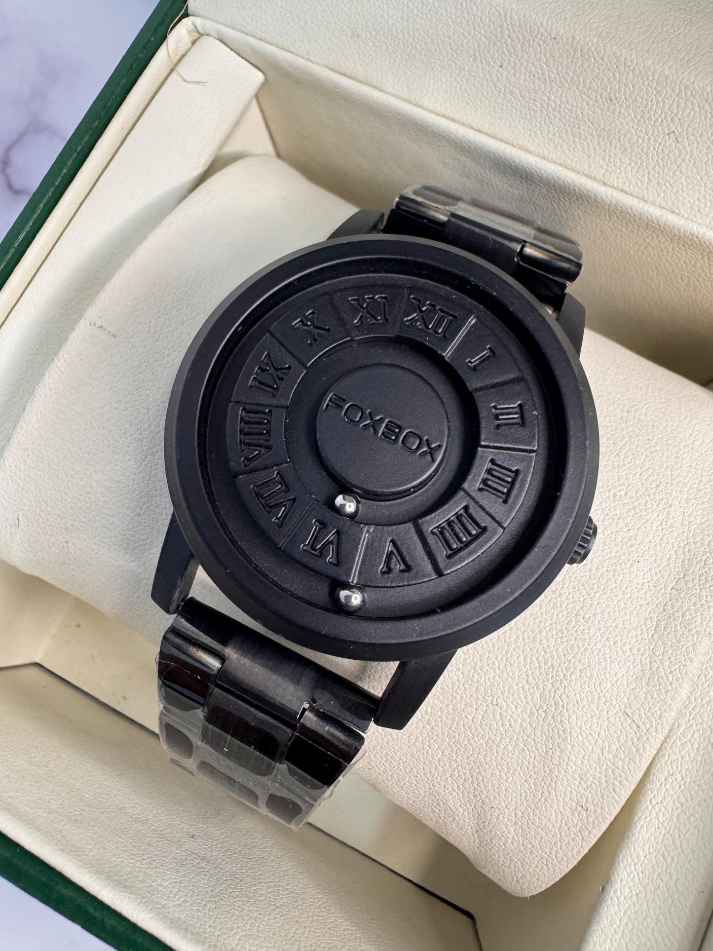 Reloj FOXBOX – Estilo con fuerza magnética